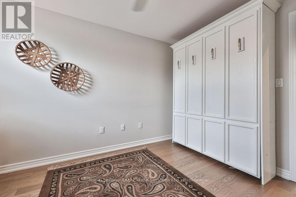 












34 - 2400 NEYAGAWA BOULEVARD

,
Oakville (RO River Oaks),




Ontario
L6H7P5

