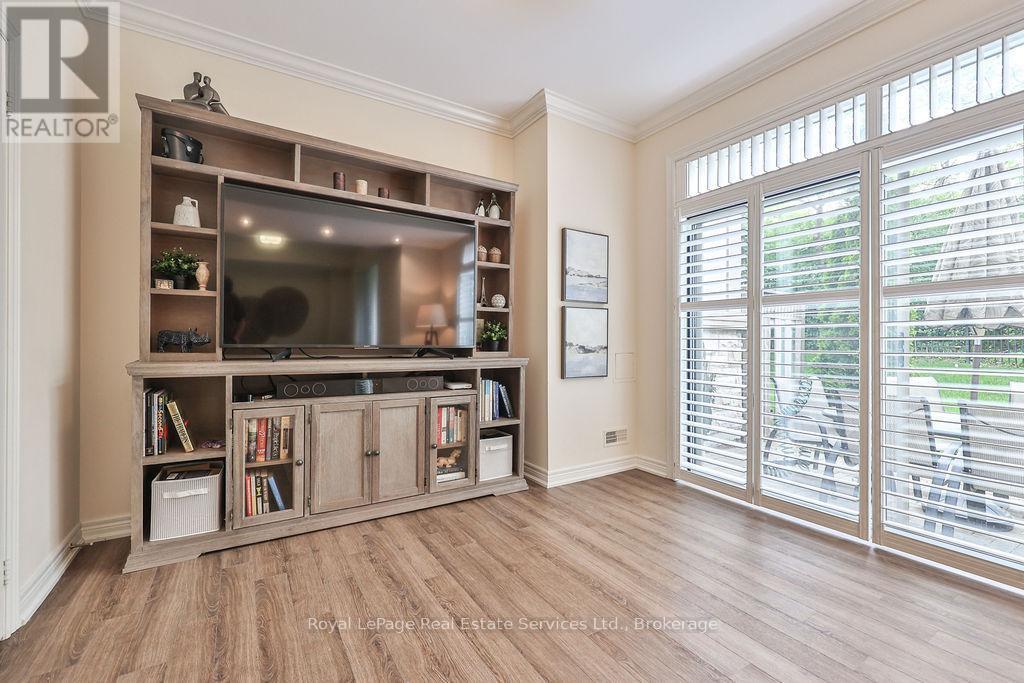 












34 - 2400 NEYAGAWA BOULEVARD

,
Oakville (RO River Oaks),




Ontario
L6H7P5

