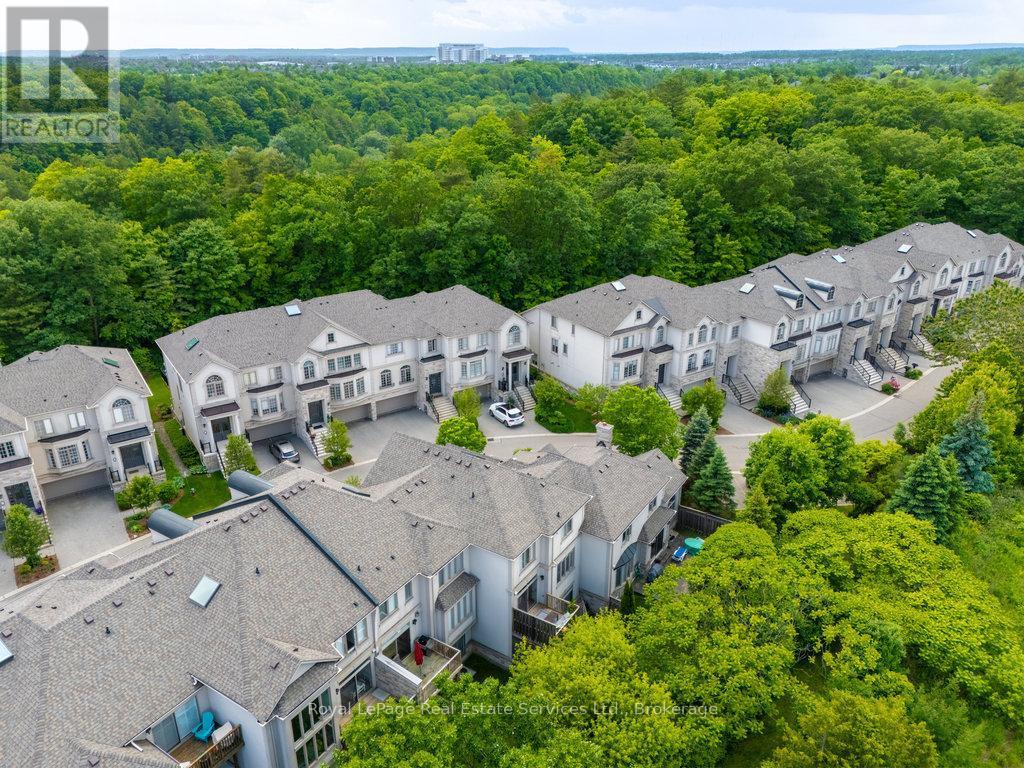 












34 - 2400 NEYAGAWA BOULEVARD

,
Oakville (RO River Oaks),




Ontario
L6H7P5

