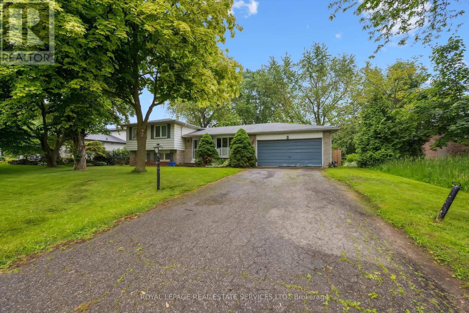 












2138 REBECCA STREET

,
Oakville,




Ontario
L6L2A5

