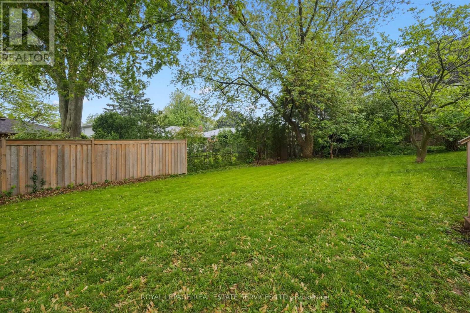 












2138 REBECCA STREET

,
Oakville,




Ontario
L6L2A5

