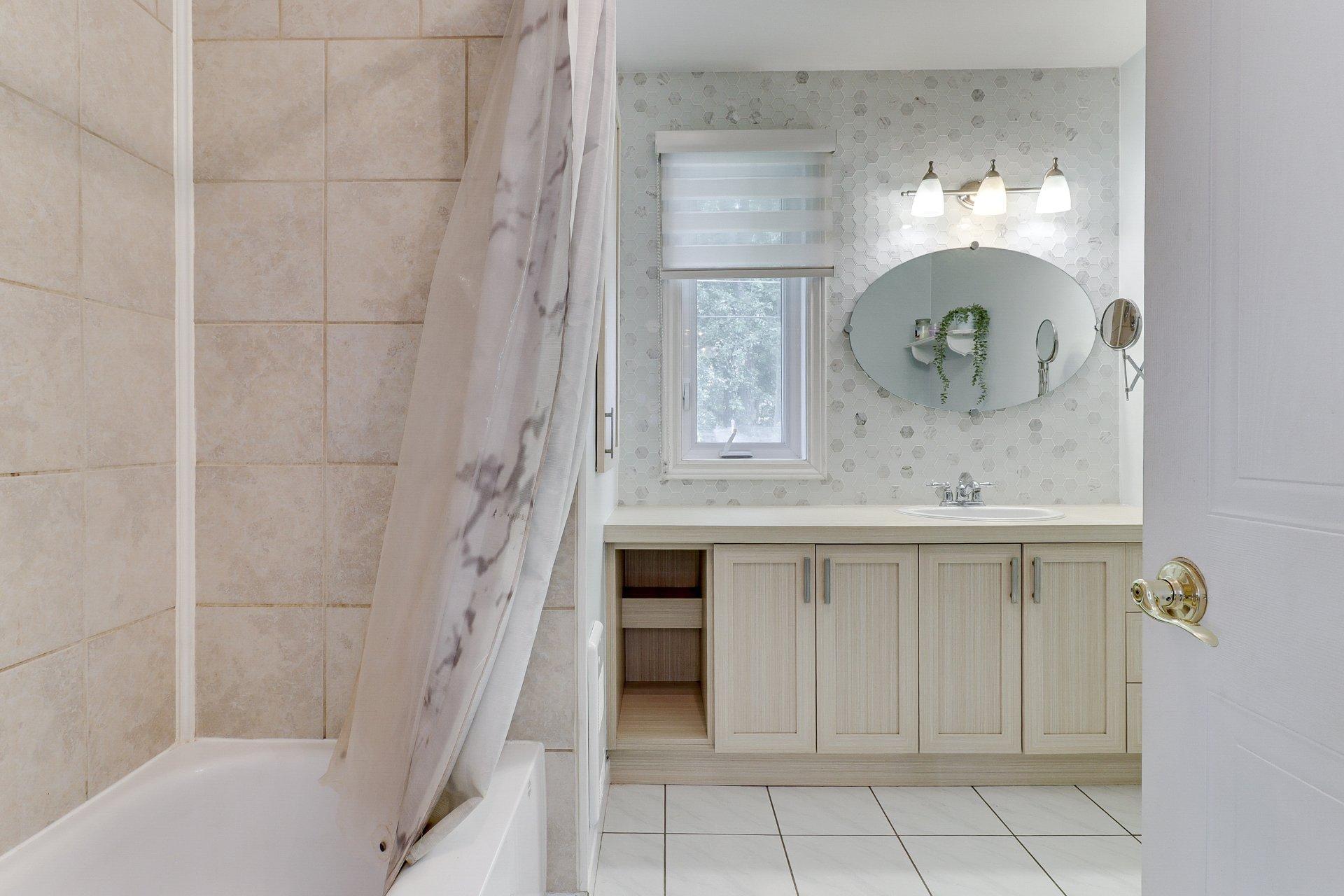 









40


Rue Émile

,
Lanoraie,




QC
J0K1E0

