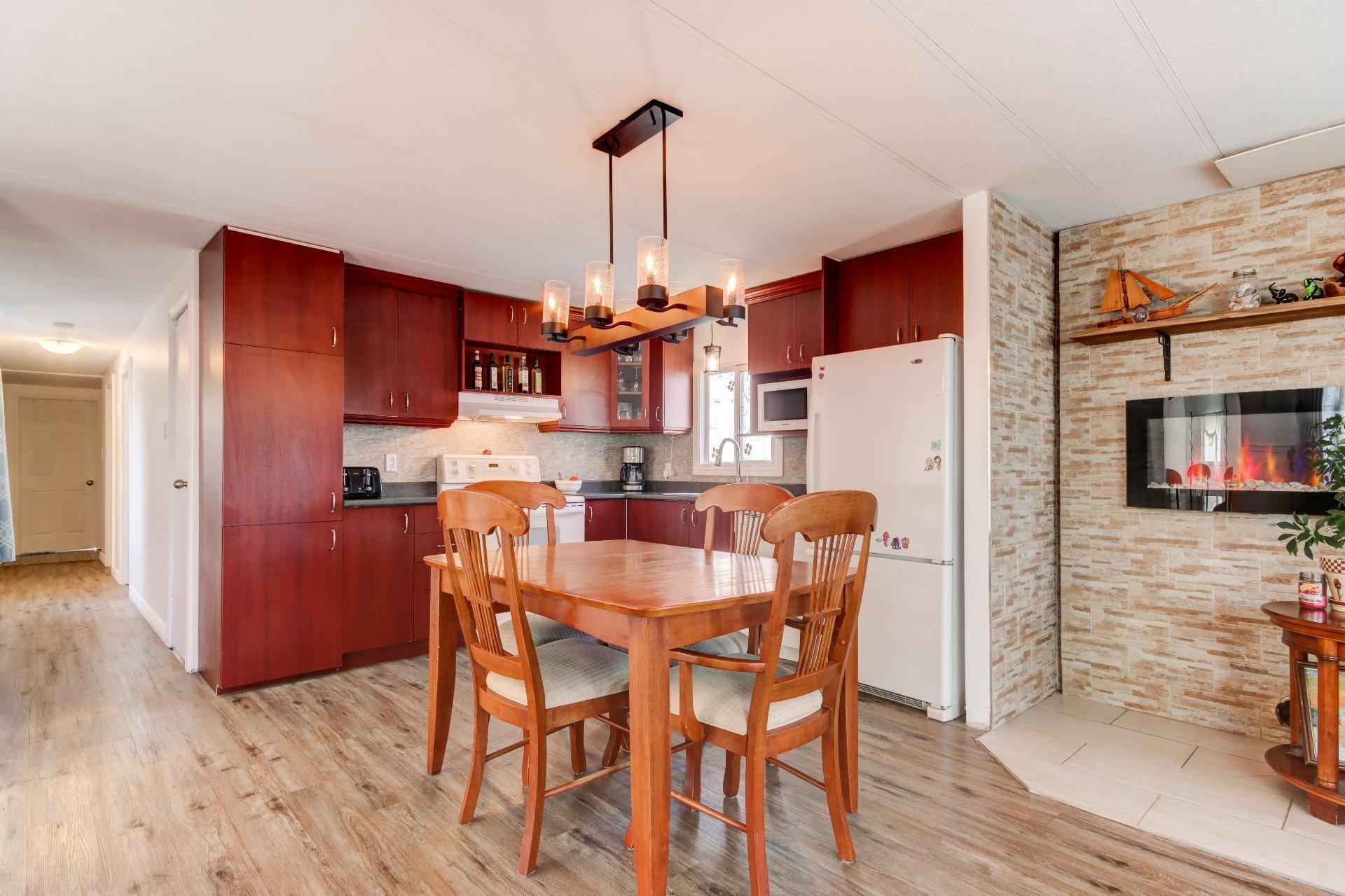 









3950


Boul. Sir-Wilfrid-Laurier

, 139,
Longueuil (Saint-Hubert),




QC
J3Y5Y9

