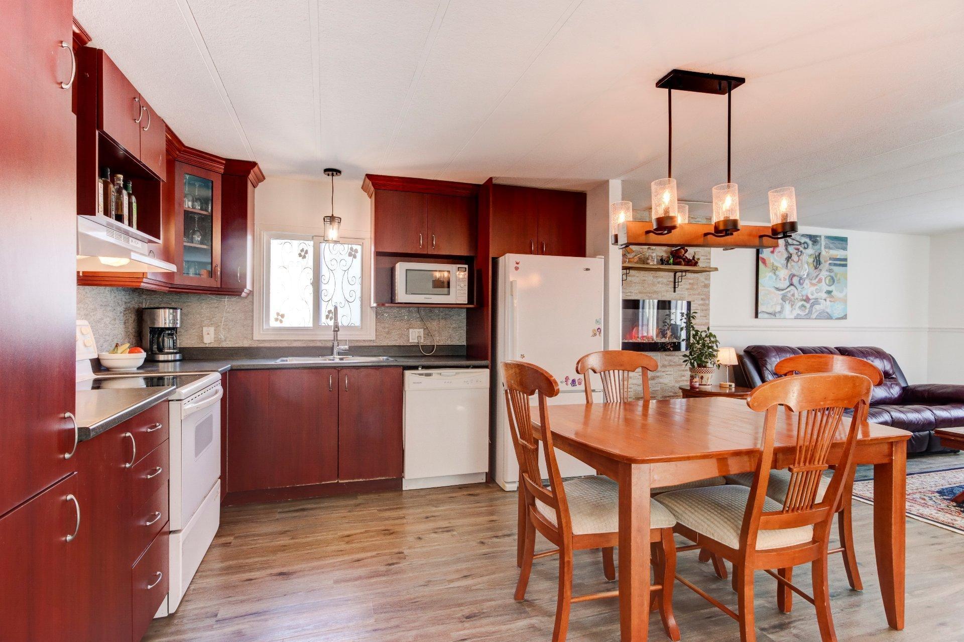 









3950


Boul. Sir-Wilfrid-Laurier

, 139,
Longueuil (Saint-Hubert),




QC
J3Y5Y9

