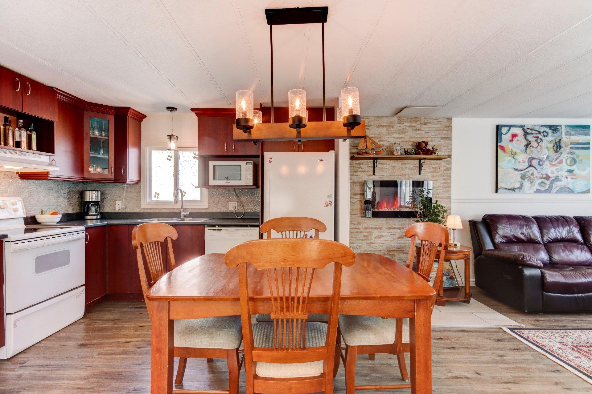 









3950


Boul. Sir-Wilfrid-Laurier

, 139,
Longueuil (Saint-Hubert),




QC
J3Y5Y9

