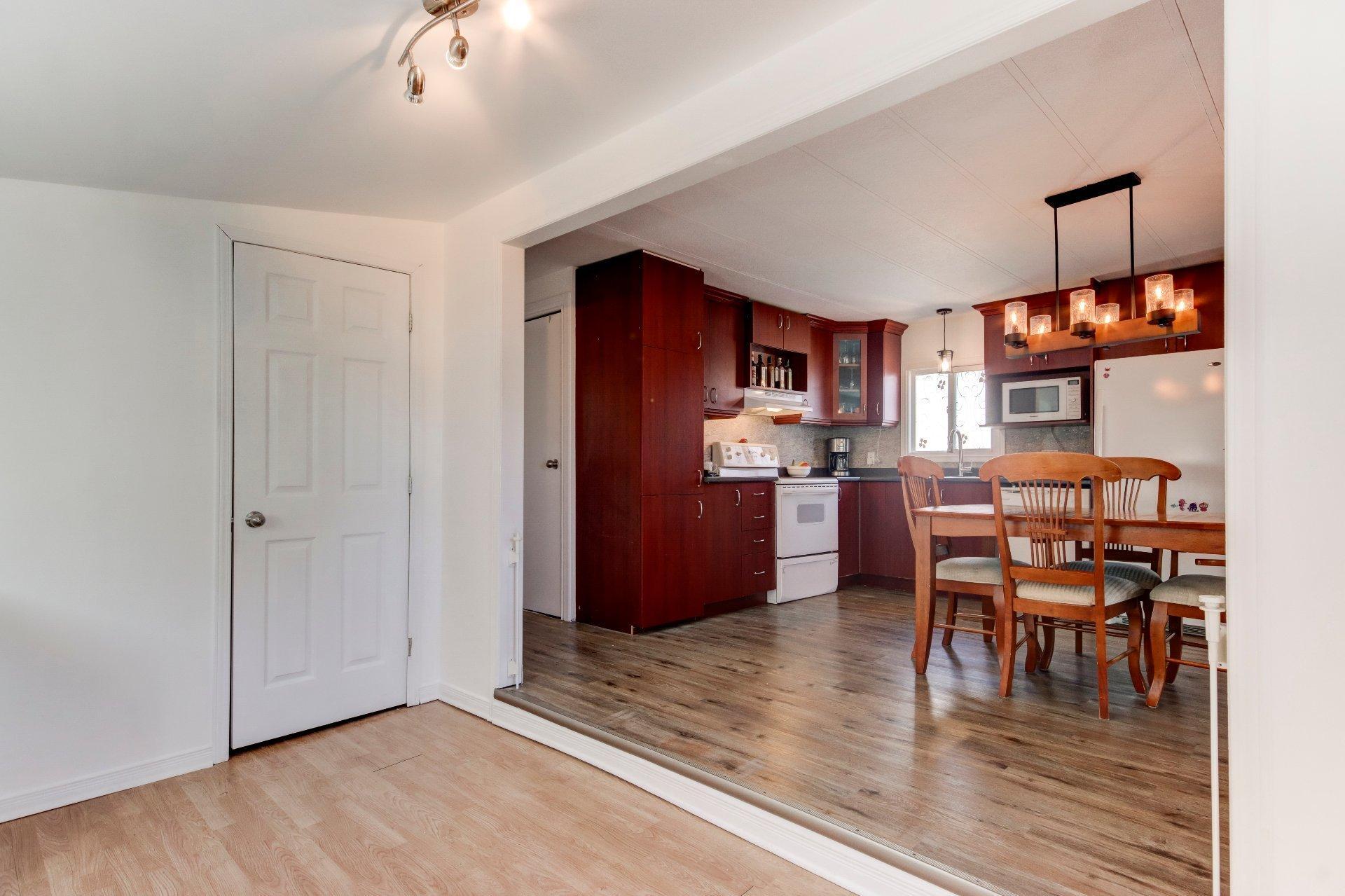 









3950


Boul. Sir-Wilfrid-Laurier

, 139,
Longueuil (Saint-Hubert),




QC
J3Y5Y9

