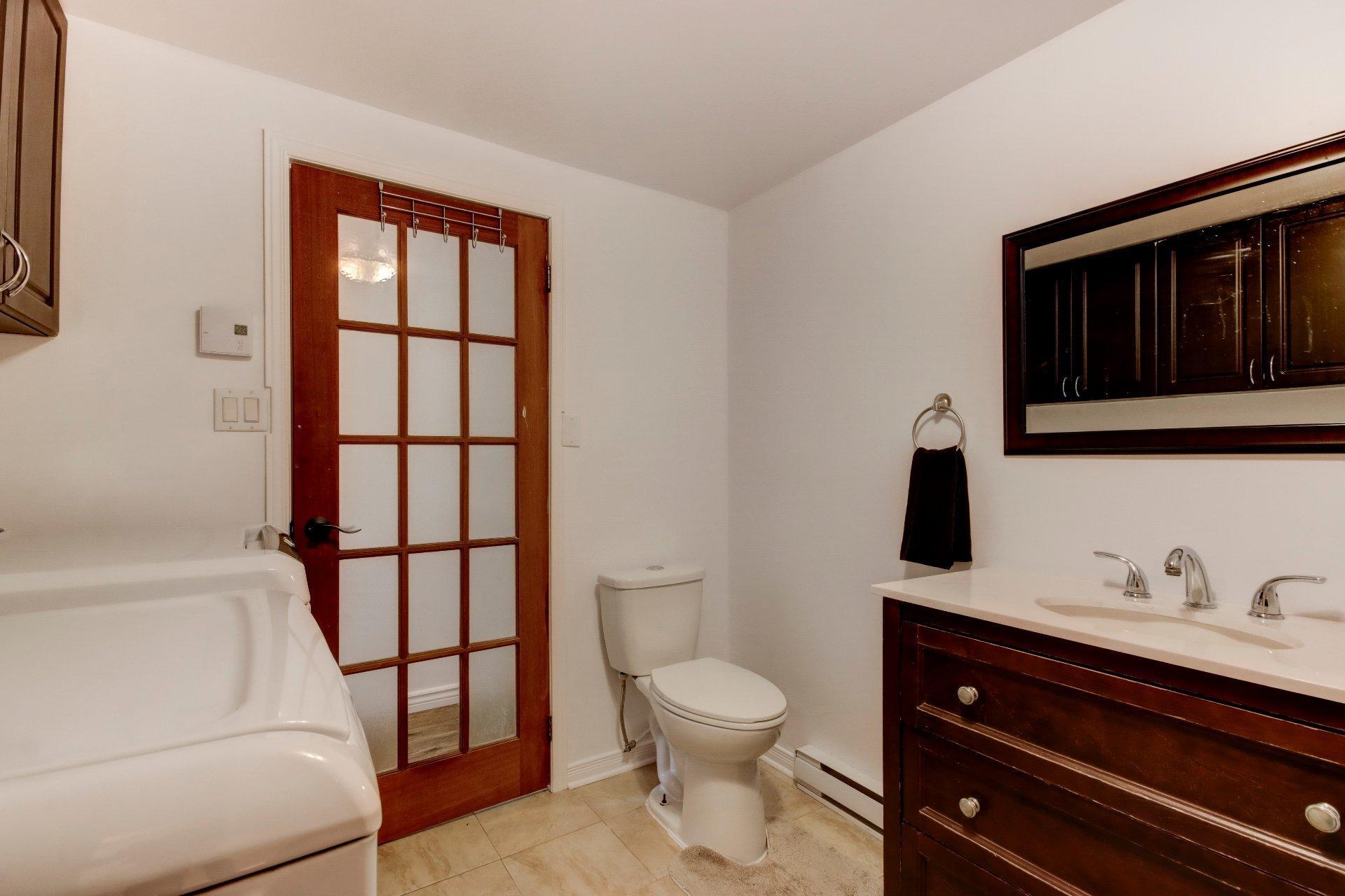









3950


Boul. Sir-Wilfrid-Laurier

, 139,
Longueuil (Saint-Hubert),




QC
J3Y5Y9

