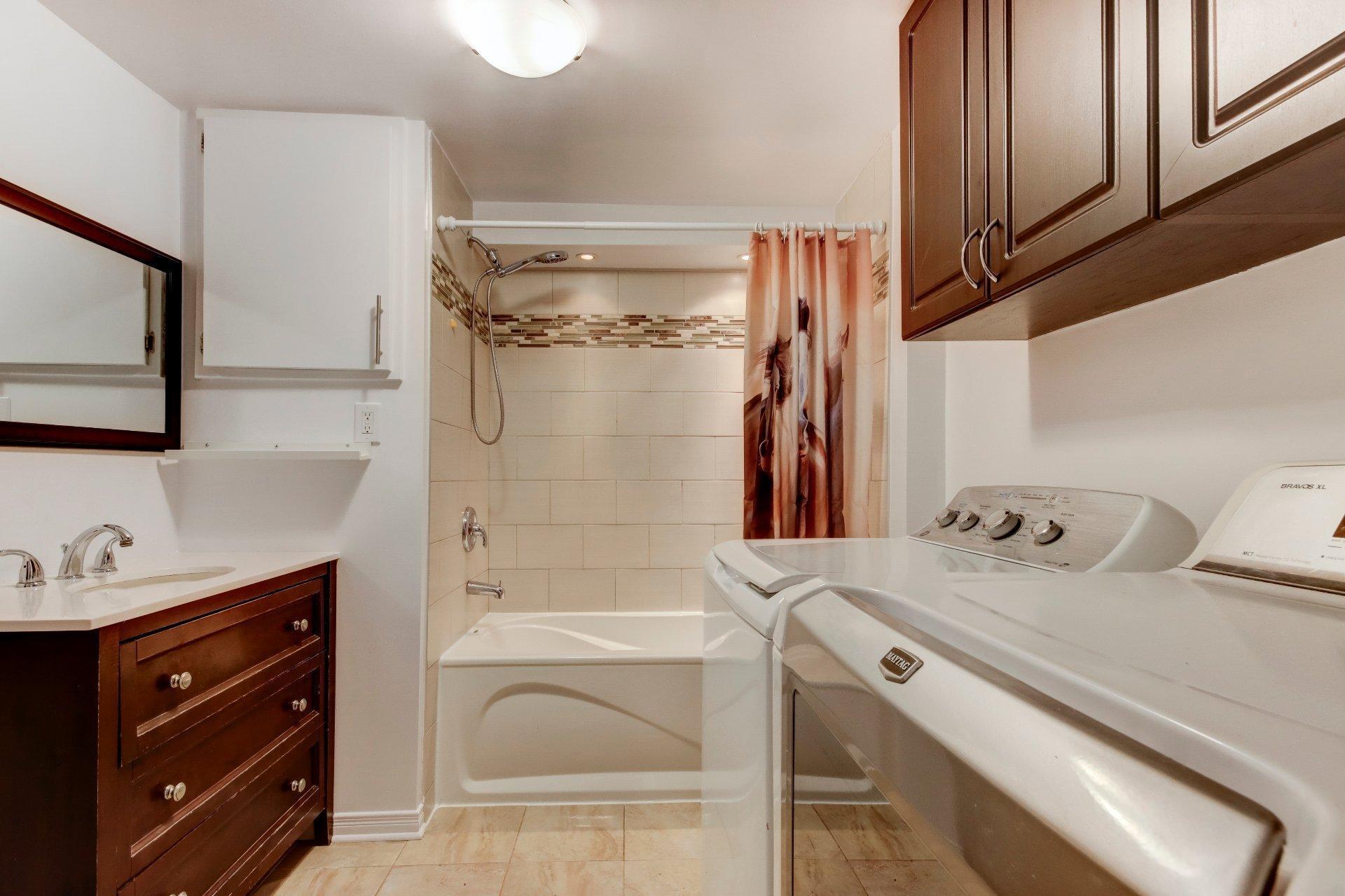 









3950


Boul. Sir-Wilfrid-Laurier

, 139,
Longueuil (Saint-Hubert),




QC
J3Y5Y9

