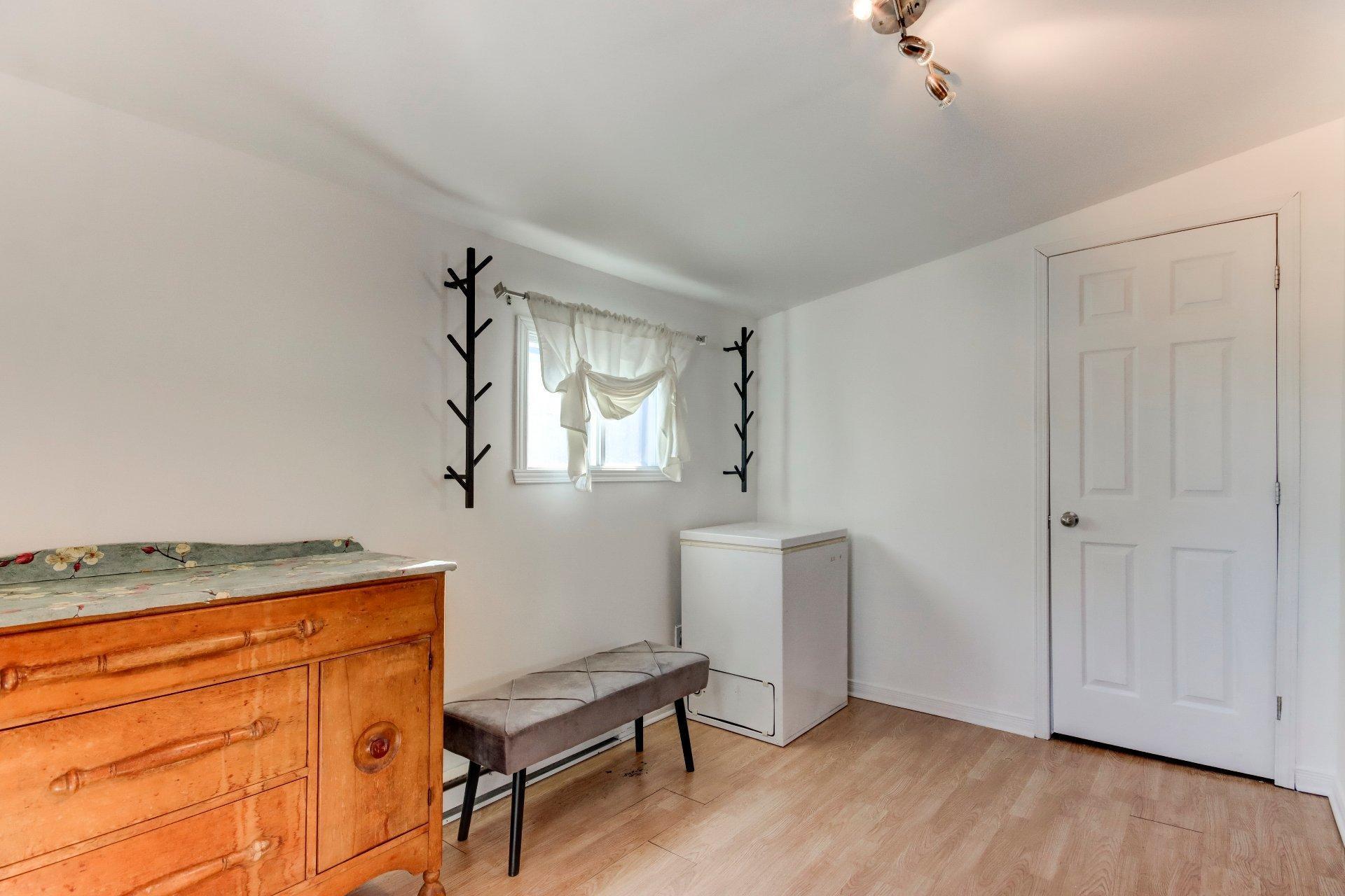 









3950


Boul. Sir-Wilfrid-Laurier

, 139,
Longueuil (Saint-Hubert),




QC
J3Y5Y9

