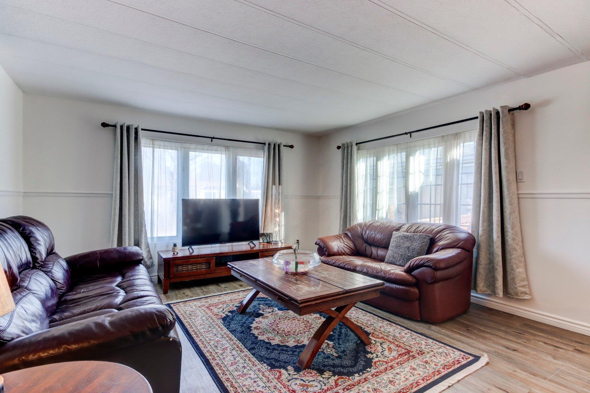 









3950


Boul. Sir-Wilfrid-Laurier

, 139,
Longueuil (Saint-Hubert),




QC
J3Y5Y9

