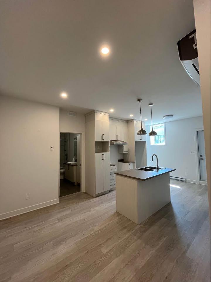 









225


Boul. de Maple Grove

, 002,
Beauharnois,




QC
J6N1L4

