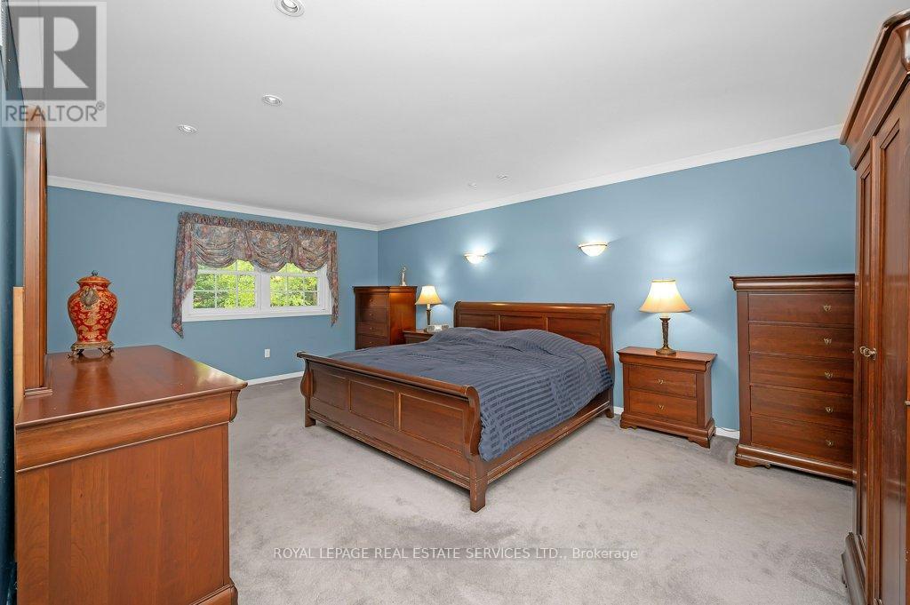 












269 ROYAL OAK COURT

,
Oakville,




Ontario
L6H3A8

