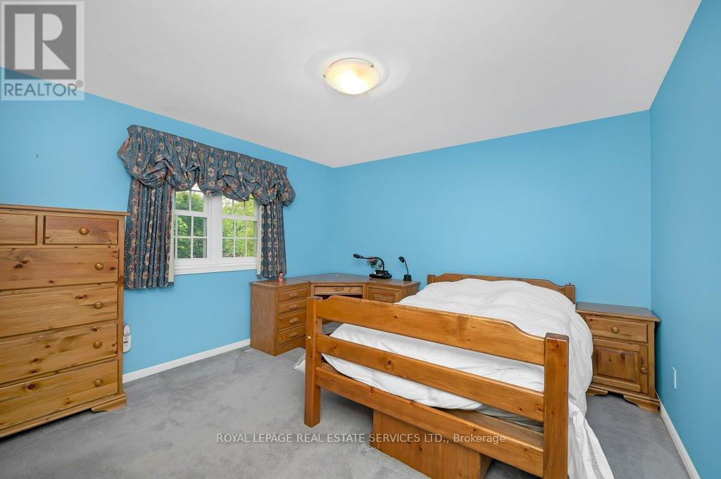 












269 ROYAL OAK COURT

,
Oakville,




Ontario
L6H3A8

