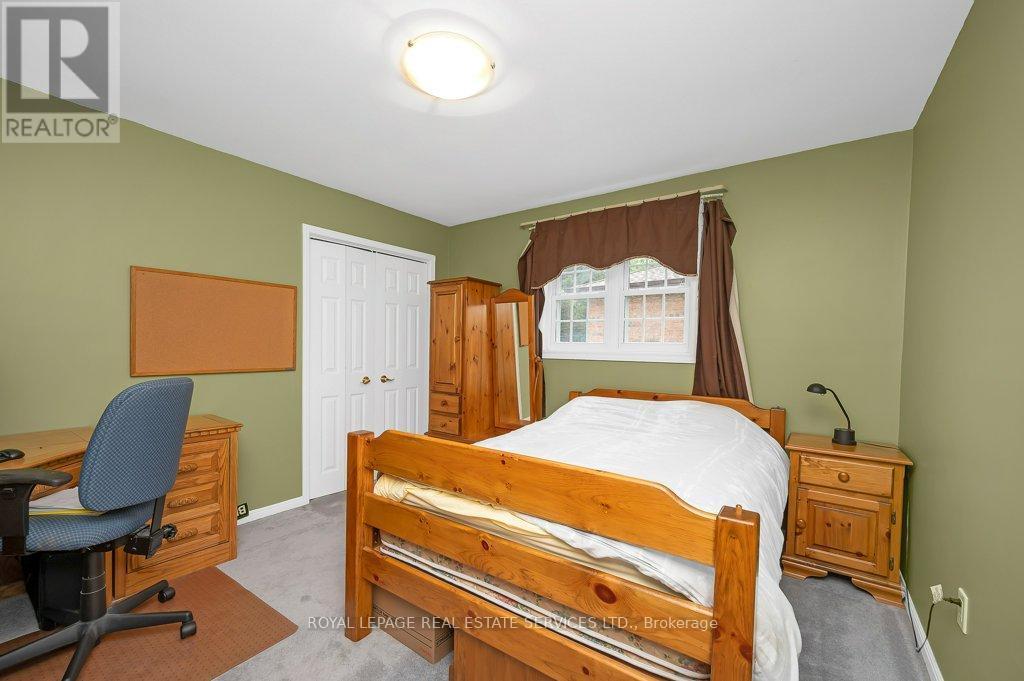 












269 ROYAL OAK COURT

,
Oakville,




Ontario
L6H3A8


