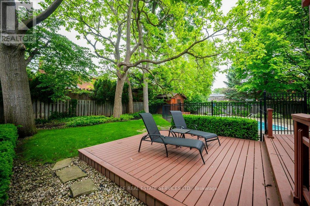 












269 ROYAL OAK COURT

,
Oakville,




Ontario
L6H3A8

