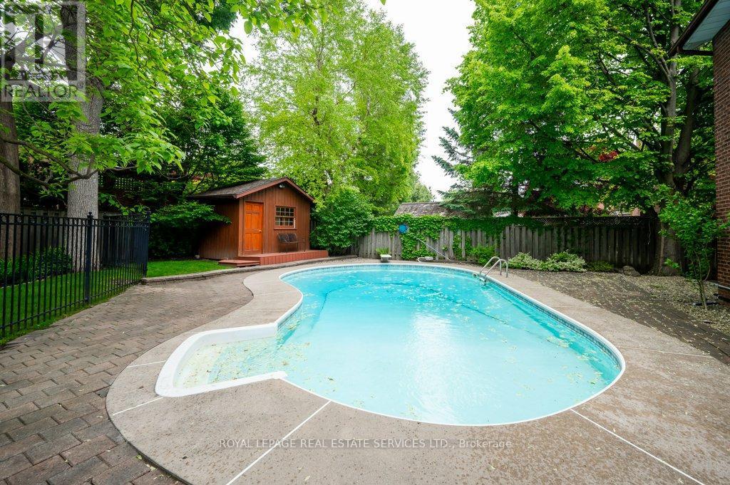 












269 ROYAL OAK COURT

,
Oakville,




Ontario
L6H3A8

