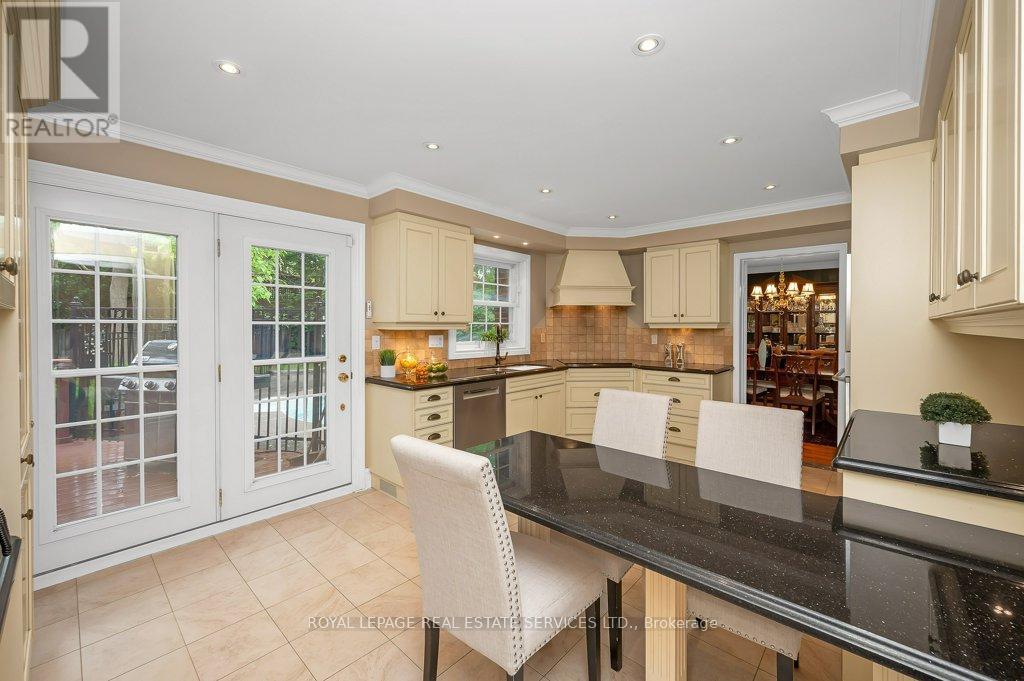 












269 ROYAL OAK COURT

,
Oakville,




Ontario
L6H3A8

