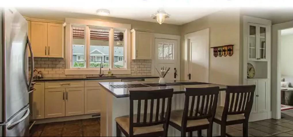 









1023


Lawrence

Avenue,
Kelowna,




BC
V1Y 6M3

