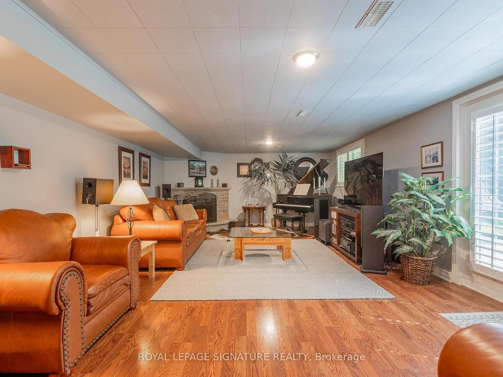 









31


Norbert

Crescent,
Toronto,




ON
M9C 3J8

