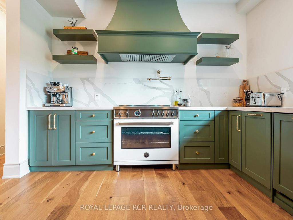 









7


John

Street,
East Garafraxa,




ON
L9W 7G4

