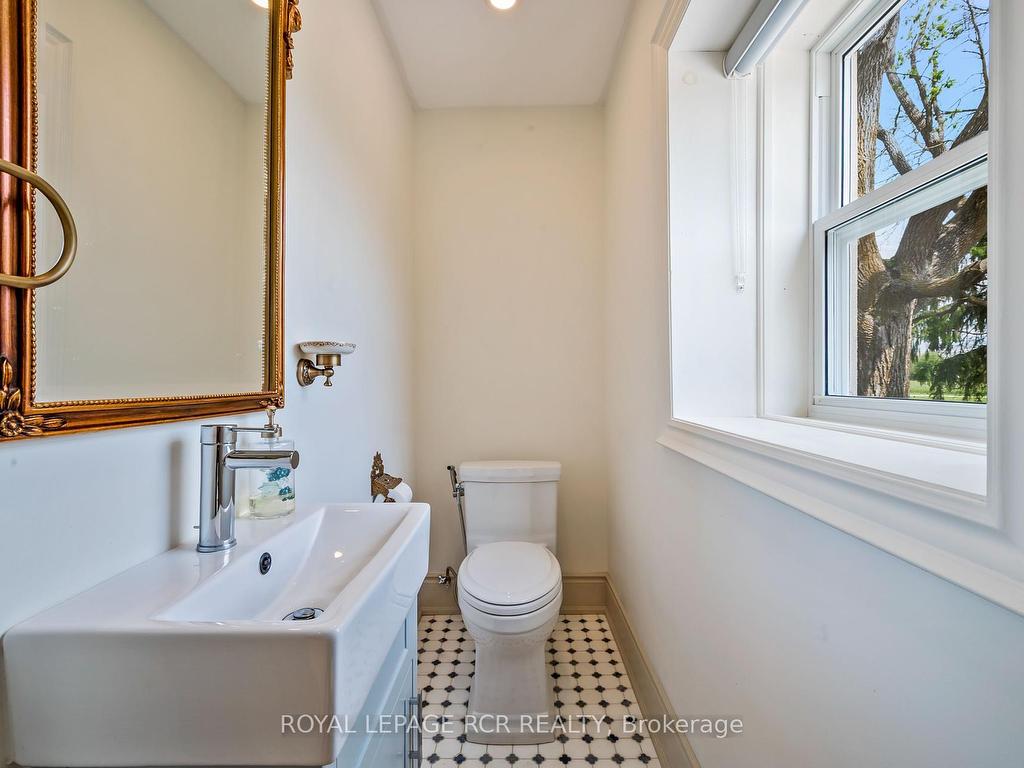 









7


John

Street,
East Garafraxa,




ON
L9W 7G4

