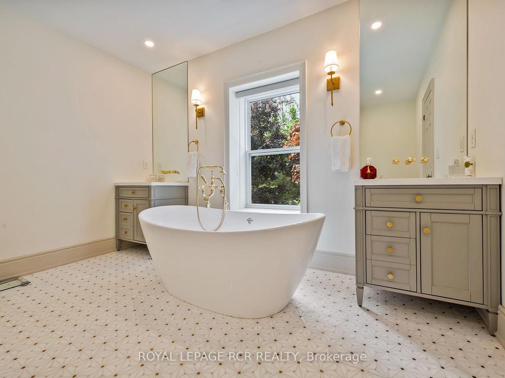









7


John

Street,
East Garafraxa,




ON
L9W 7G4

