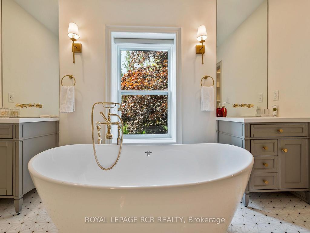 









7


John

Street,
East Garafraxa,




ON
L9W 7G4

