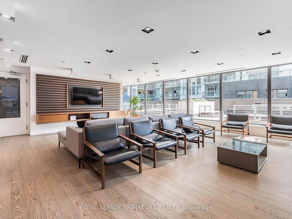 









111


Bathurst

Street, 318,
Toronto,




ON
M5V 0M9

