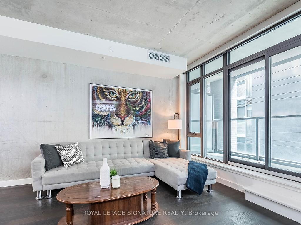 









111


Bathurst

Street, 318,
Toronto,




ON
M5V 0M9

