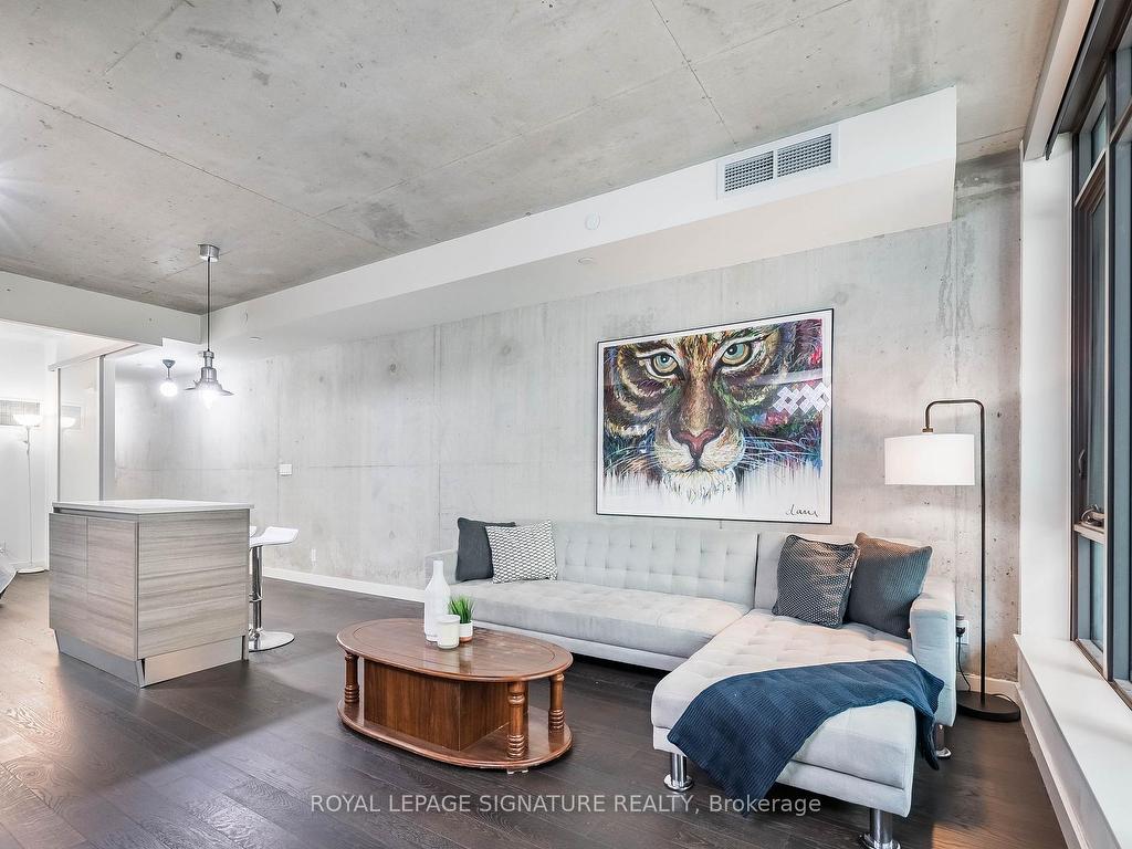 









111


Bathurst

Street, 318,
Toronto,




ON
M5V 0M9

