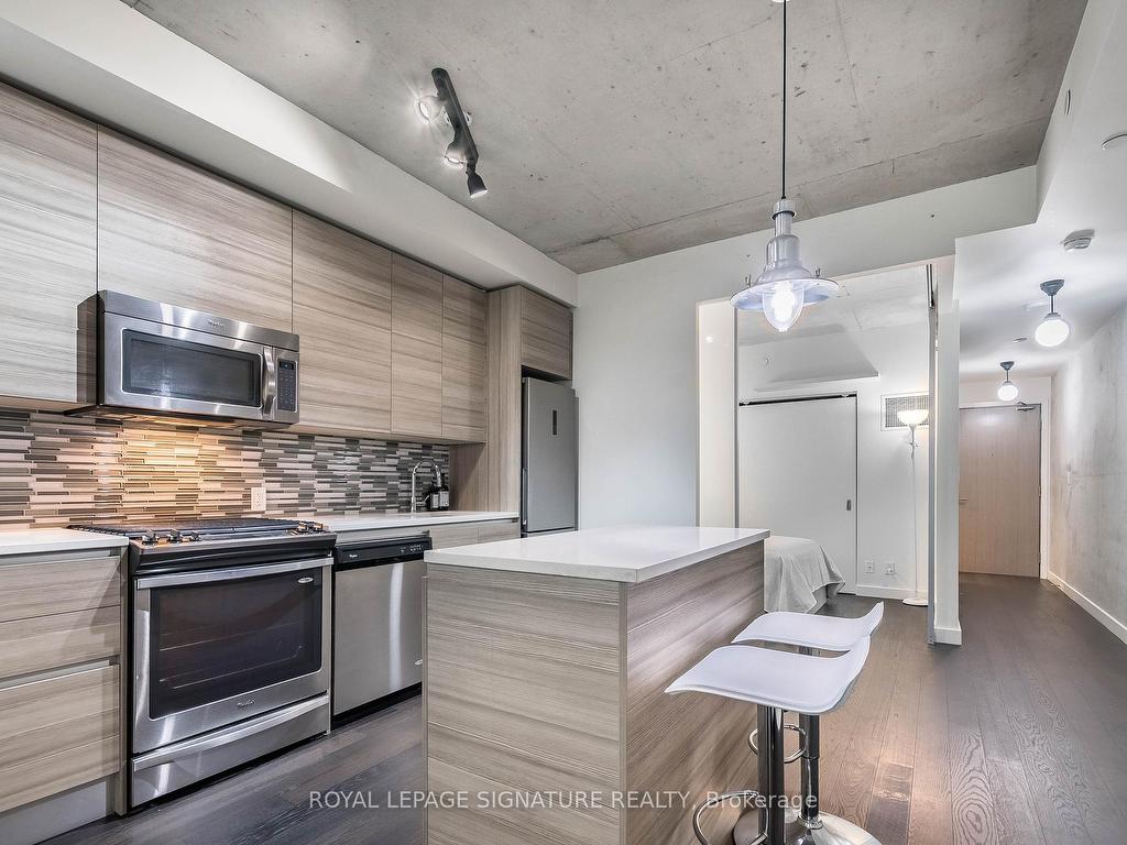 









111


Bathurst

Street, 318,
Toronto,




ON
M5V 0M9

