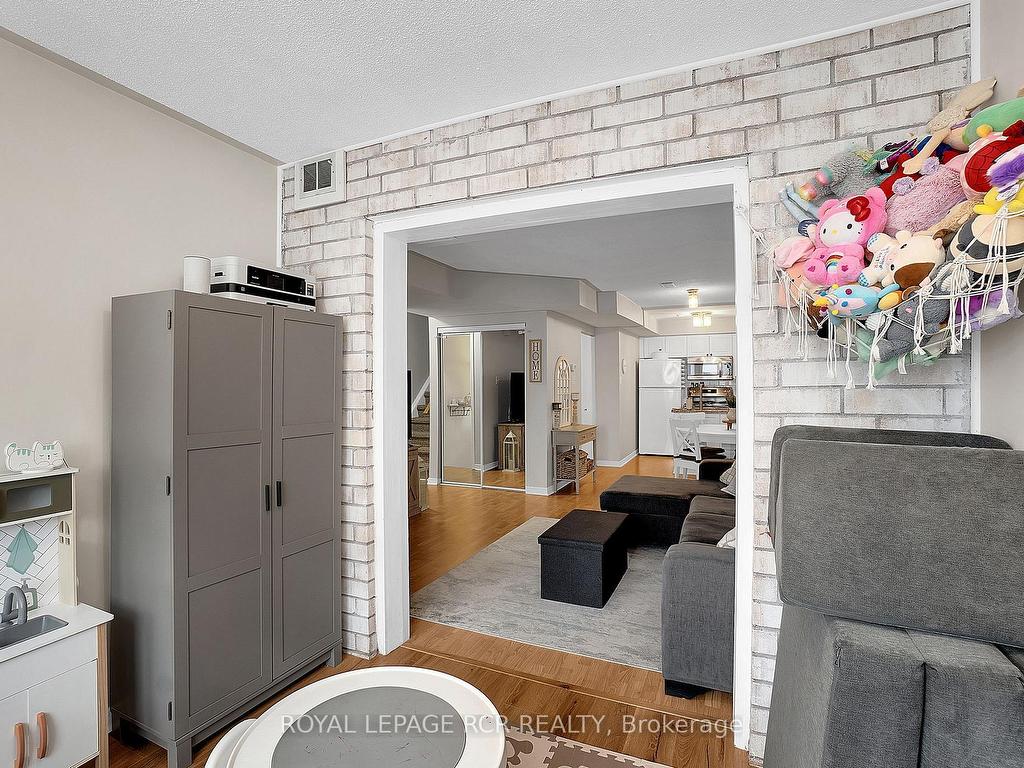 









3A


Robert

Lane,
Halton Hills,




ON
L7G 5L9

