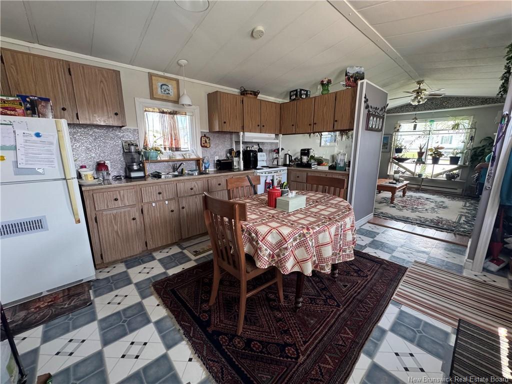 









3


Spring

DR,
Saint John,




NB
E2N 1P2

