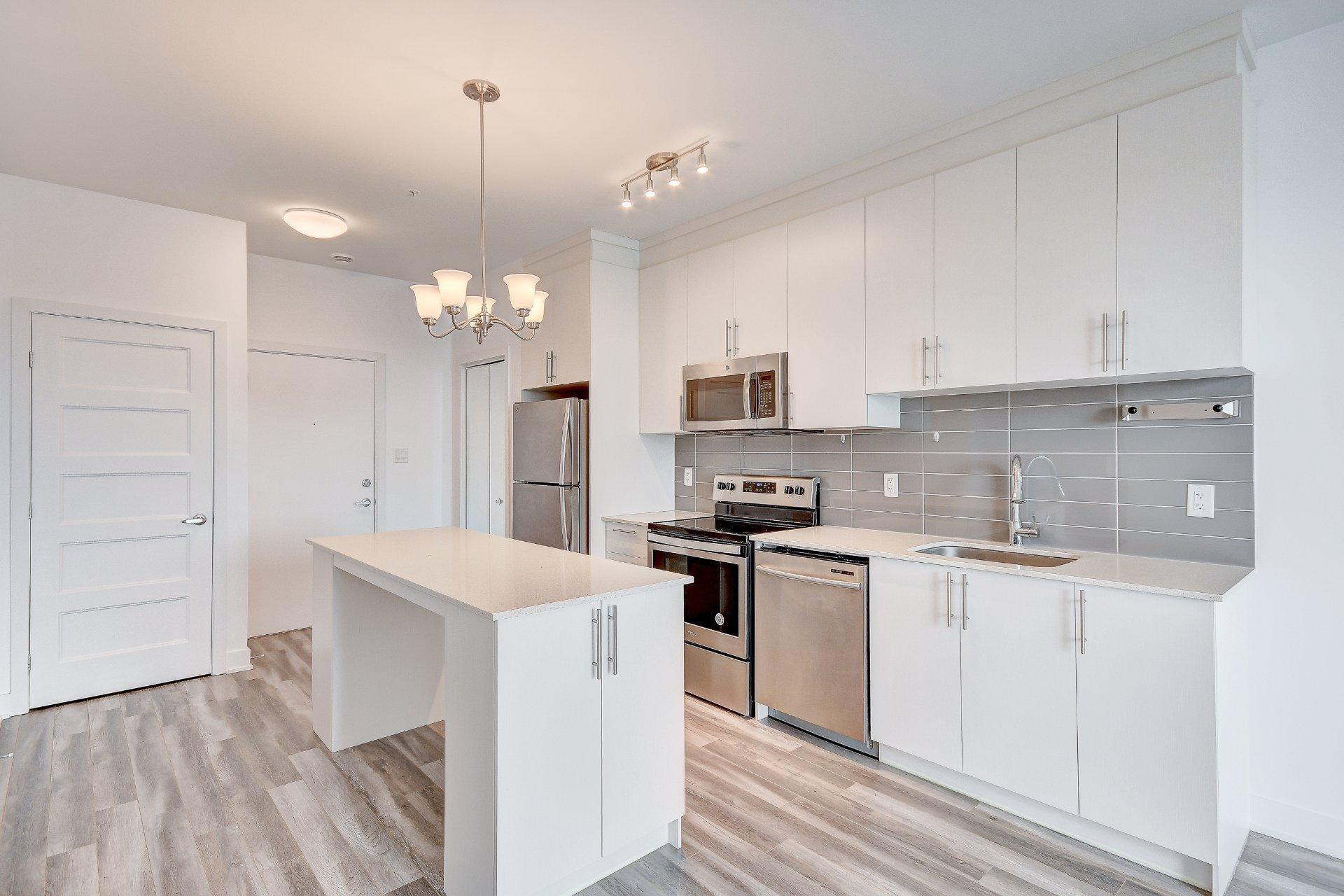 









7105


Rue de Lunan

, 410,
Brossard,




QC
J4Y0N4

