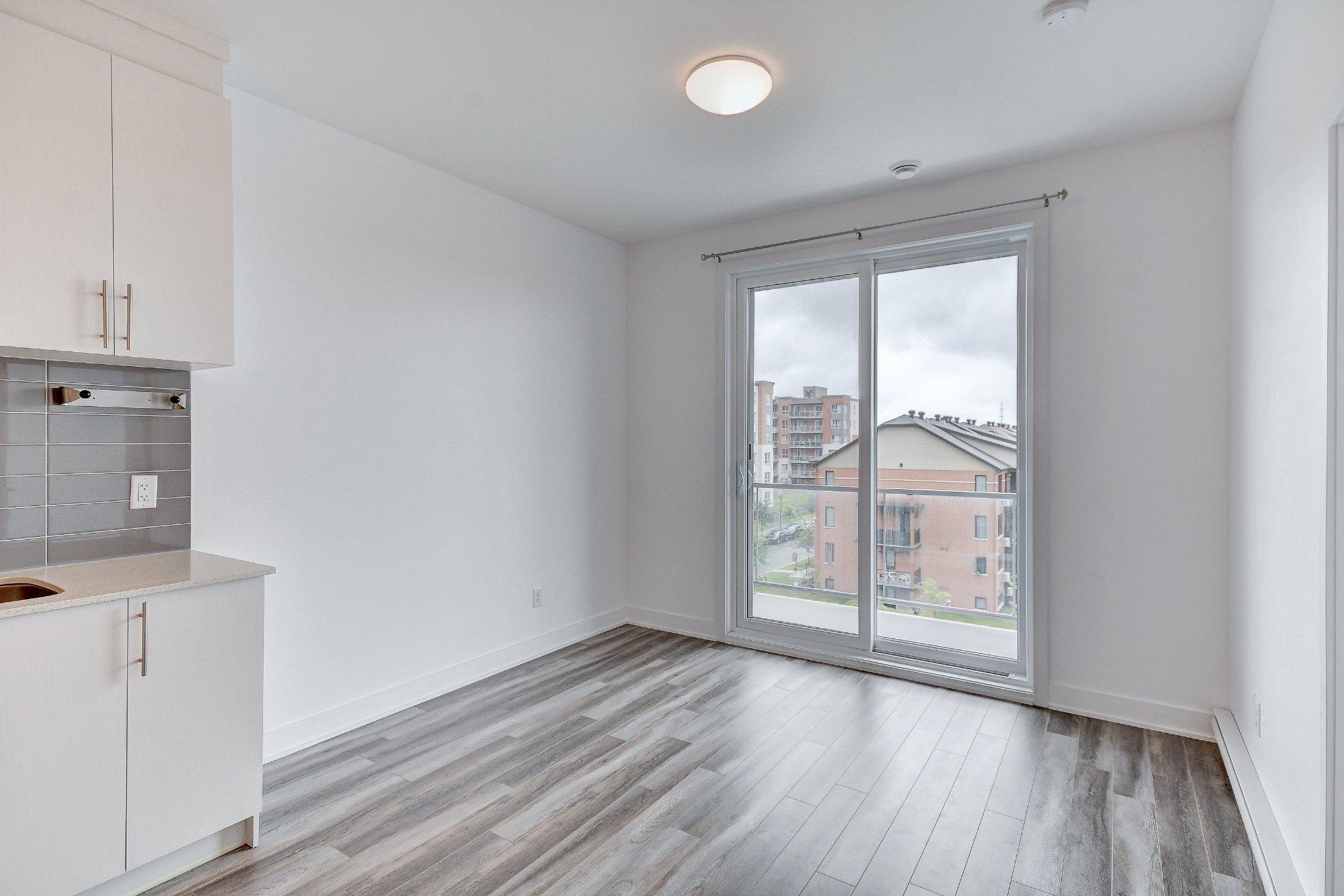 









7105


Rue de Lunan

, 410,
Brossard,




QC
J4Y0N4

