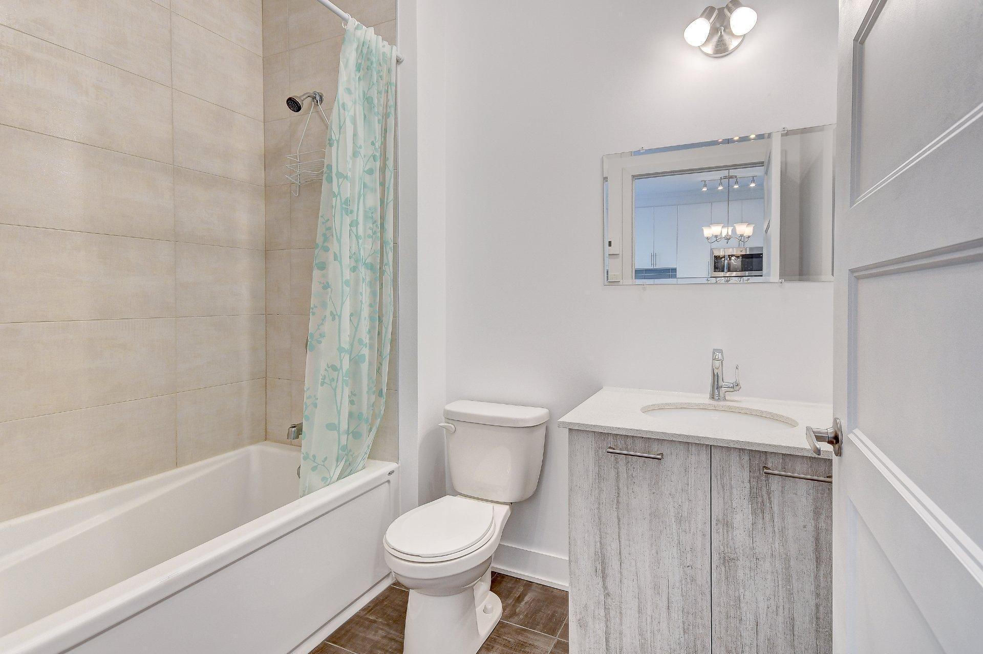 









7105


Rue de Lunan

, 410,
Brossard,




QC
J4Y0N4


