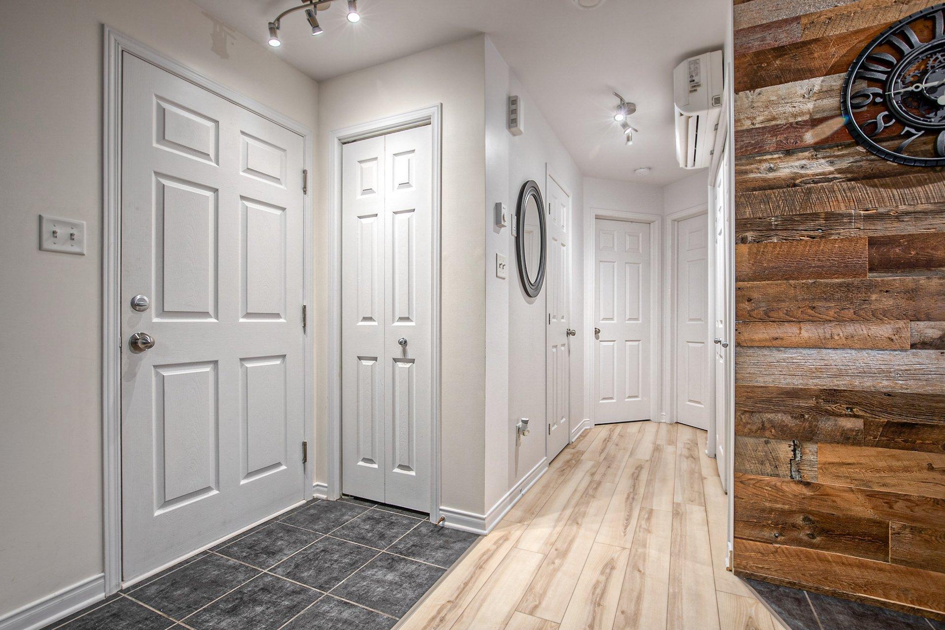 









6385


Rue de Lancaster

,
Brossard,




QC
J4Y0M5

