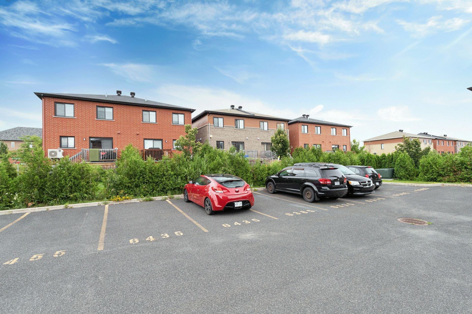 









6385


Rue de Lancaster

,
Brossard,




QC
J4Y0M5

