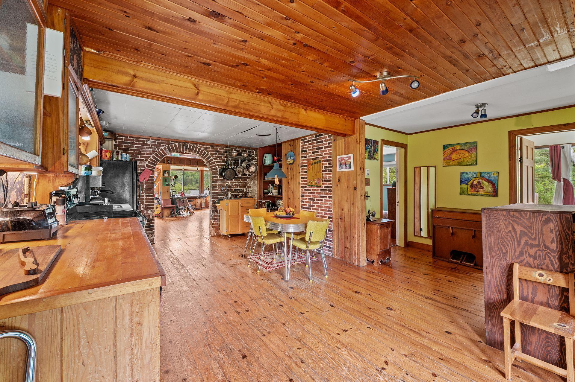 









2301


Rue St-Hilaire

,
Val-Morin,




QC
J0T2R0

