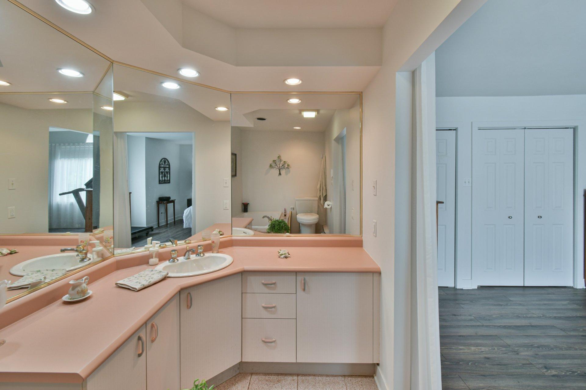 









526


Rue du Bois-de-Boulogne

,
Terrebonne (Terrebonne),




QC
J6Y1N6

