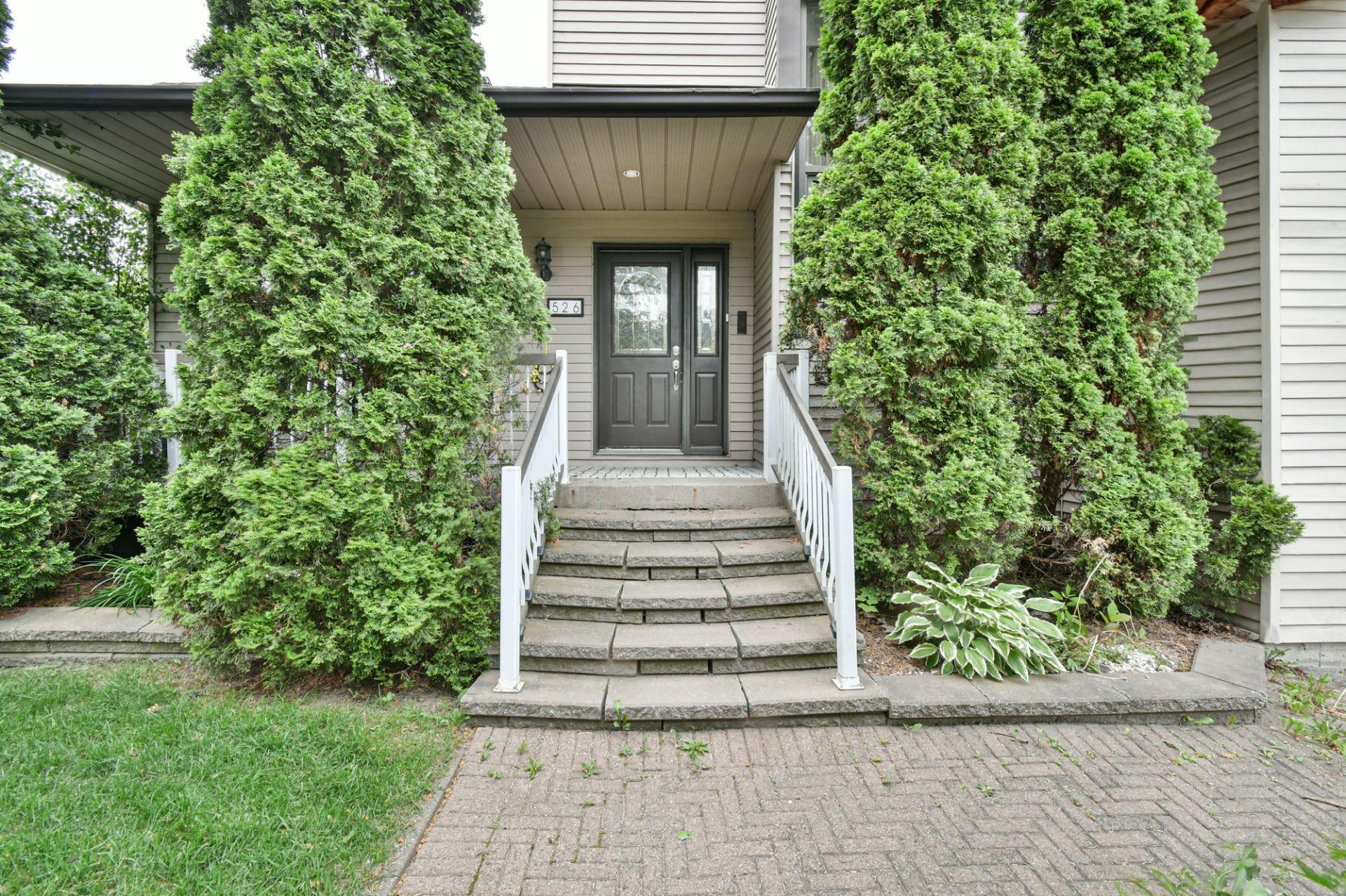 









526


Rue du Bois-de-Boulogne

,
Terrebonne (Terrebonne),




QC
J6Y1N6

