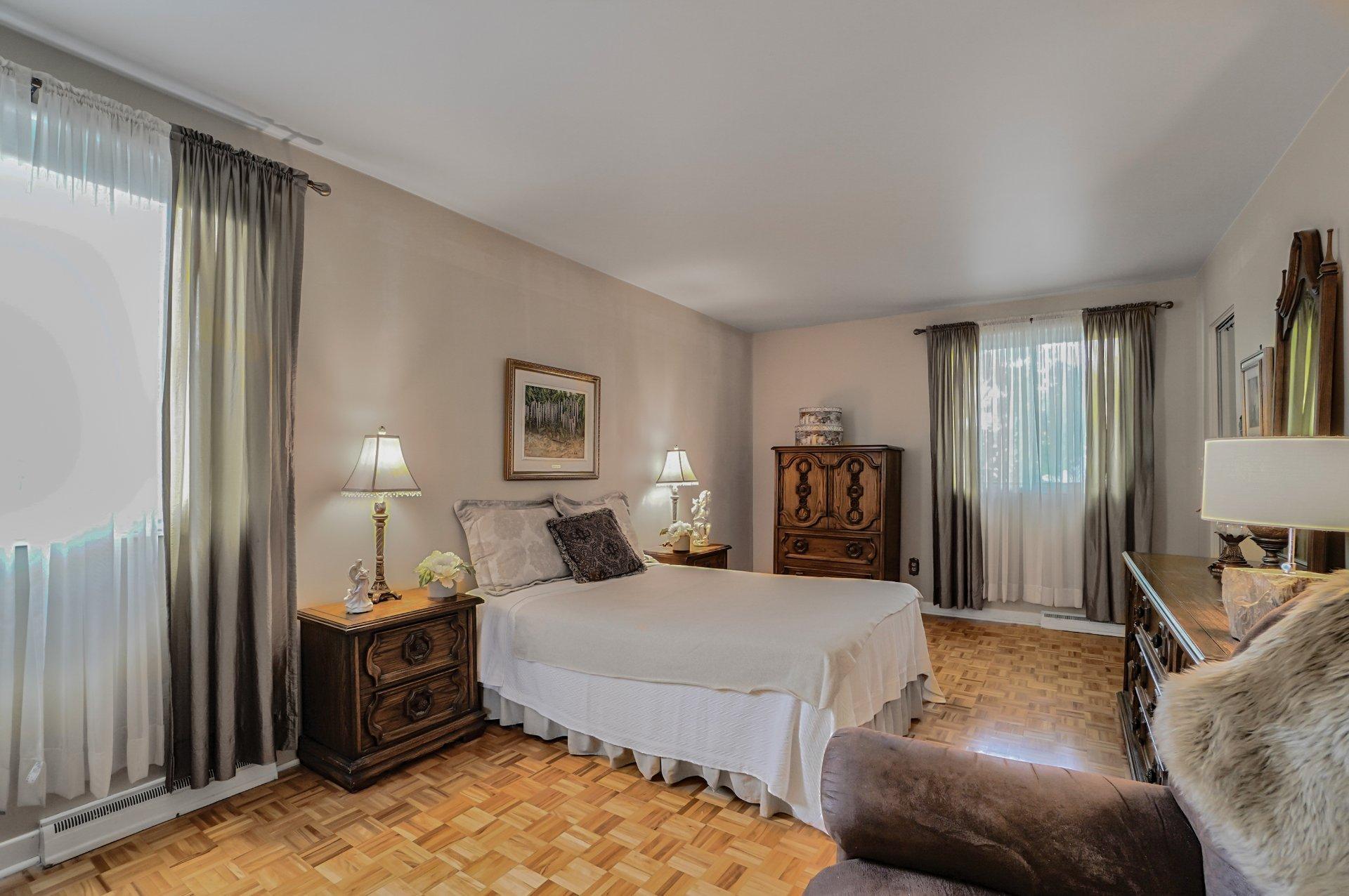 









17224


Boul. Brunswick

,
Kirkland,




QC
H9J1K9

