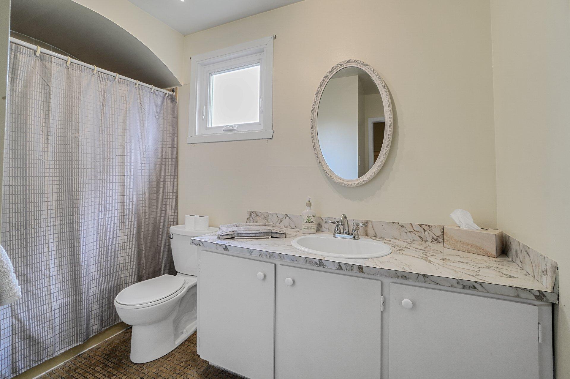 









17224


Boul. Brunswick

,
Kirkland,




QC
H9J1K9

