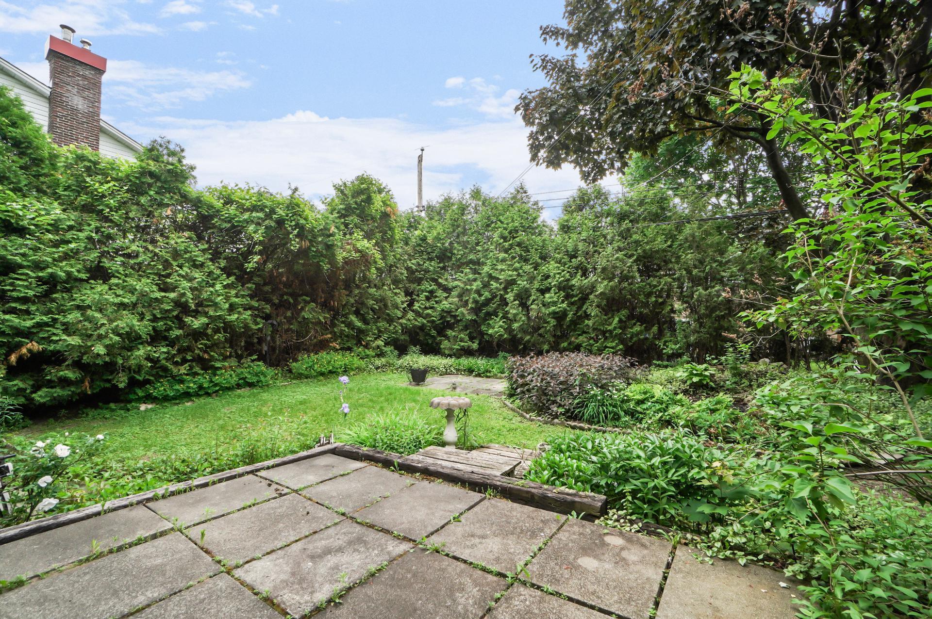 









17224


Boul. Brunswick

,
Kirkland,




QC
H9J1K9

