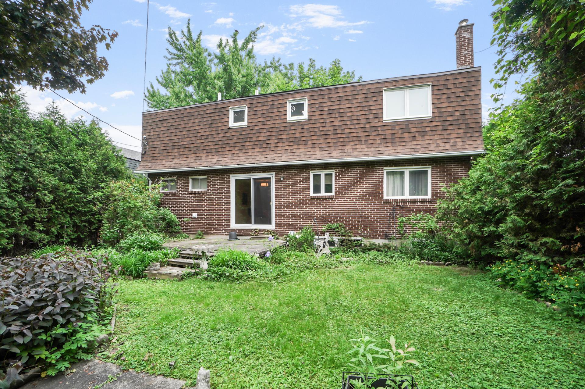 









17224


Boul. Brunswick

,
Kirkland,




QC
H9J1K9

