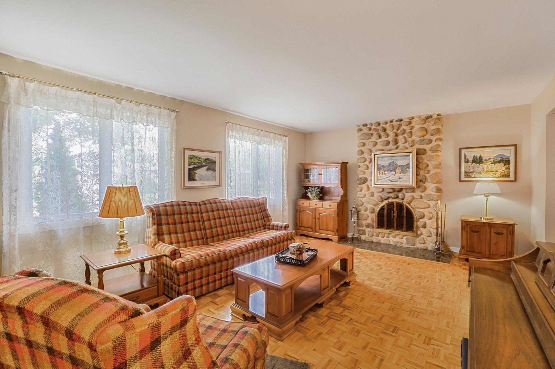 









17224


Boul. Brunswick

,
Kirkland,




QC
H9J1K9

