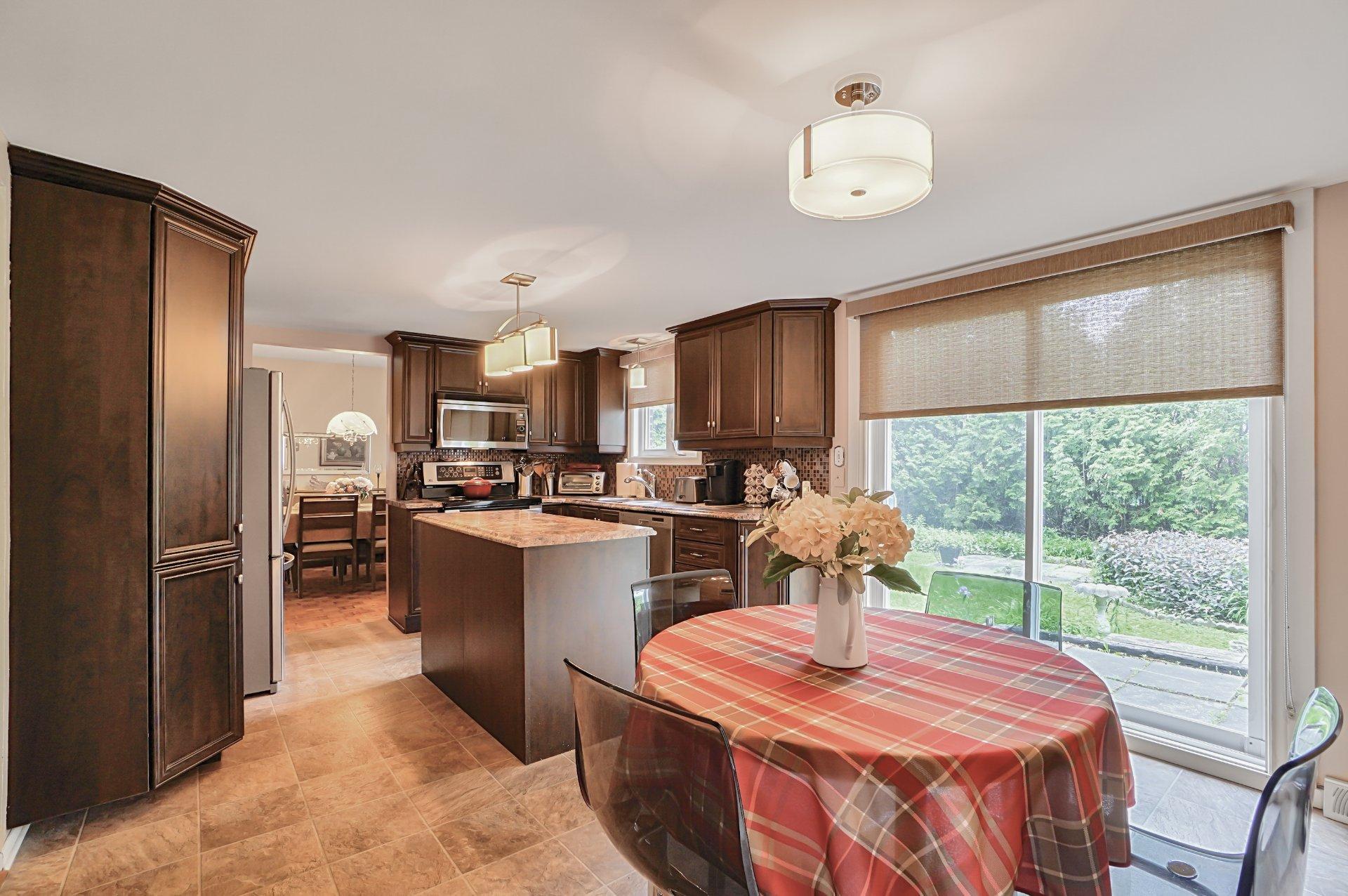 









17224


Boul. Brunswick

,
Kirkland,




QC
H9J1K9

