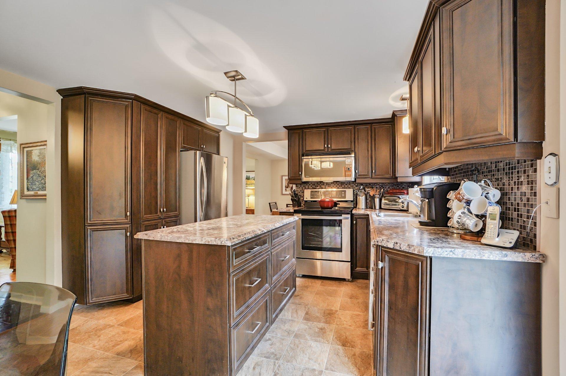 









17224


Boul. Brunswick

,
Kirkland,




QC
H9J1K9

