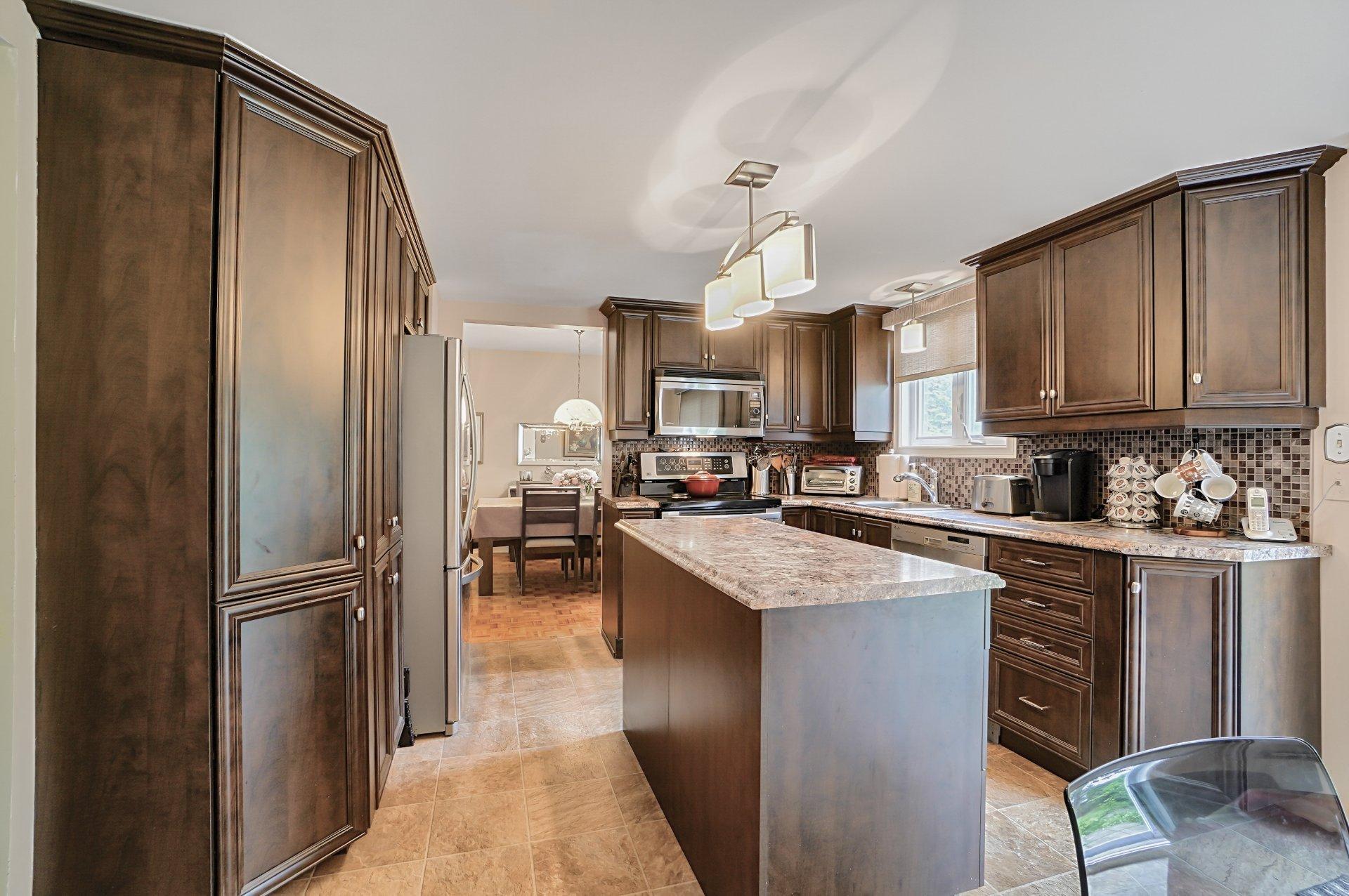 









17224


Boul. Brunswick

,
Kirkland,




QC
H9J1K9

