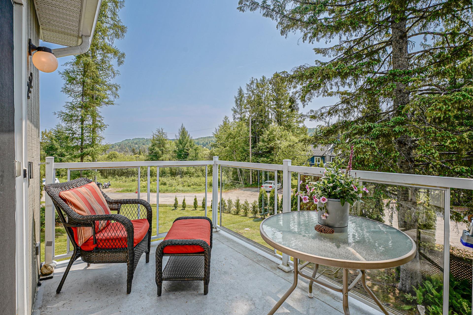 









248


Ch. du Mont-Loup-Garou

, 222,
Sainte-Adèle,




QC
J8B3C8

